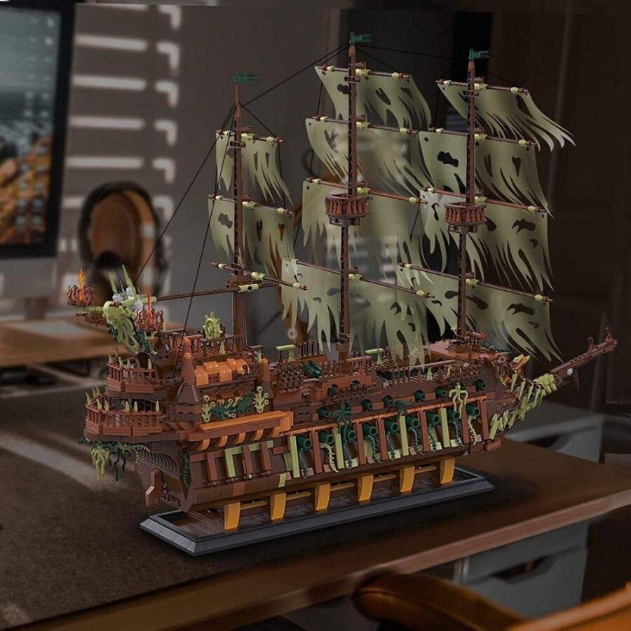 Flying Dutchman Ship 40101