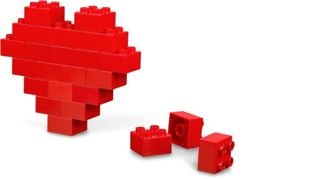 Red-Heart-Shaped-Brick-Set-JMBriclayer-JMB