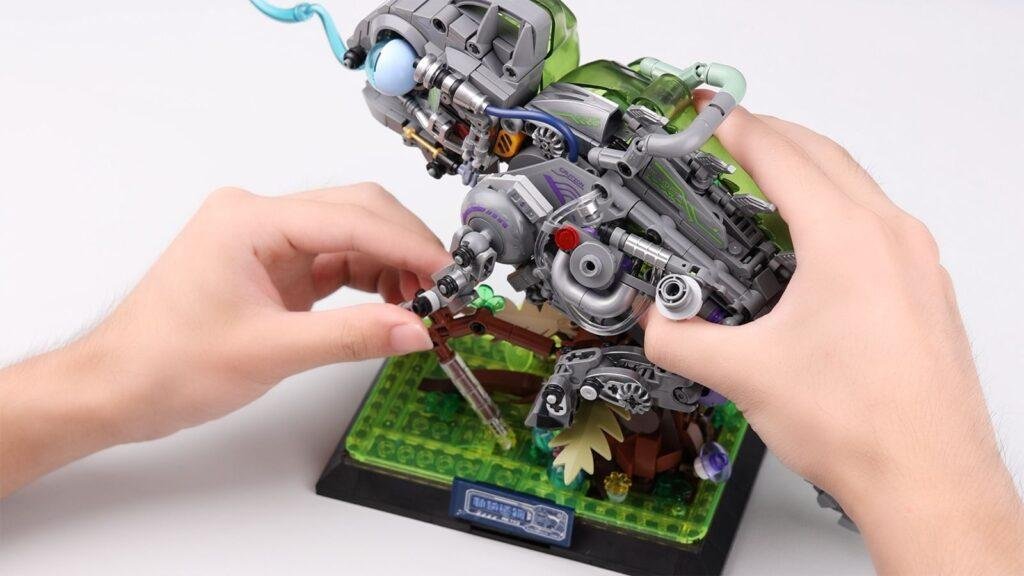 JMBricklayer JMB- Chameleon 70124 Building Tutorial-Attach the chameleon to the base