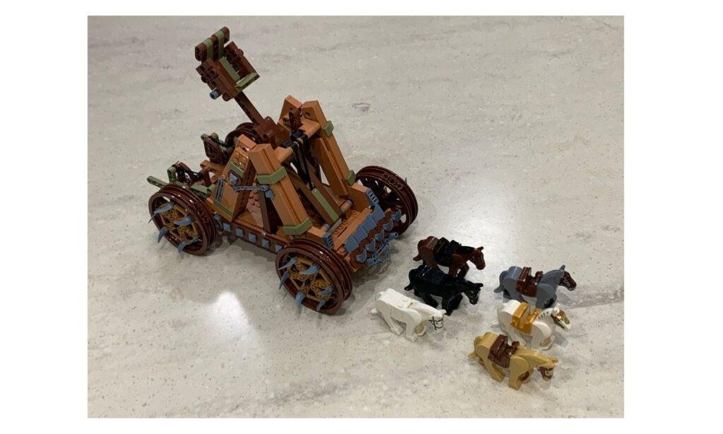 JMBricklayer JMB-Review on 30001 Medieval weapon set-Go behind the horse crowd