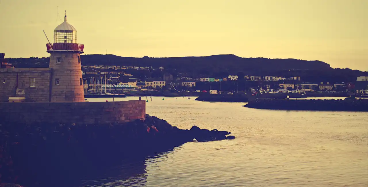 JMBricklayer JMB-Explore the Medieval Lighhouse-Featured Image