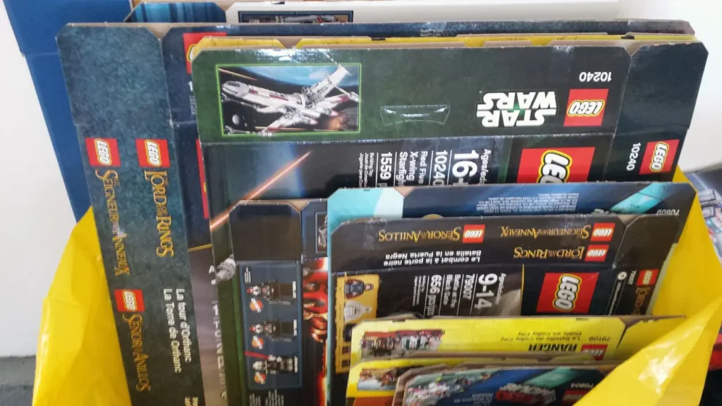 JMBricklayer JMB-how to store lego boxes-flatten boxes