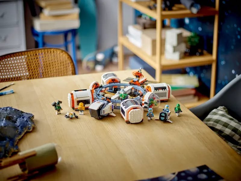 LEGO Modular Space Station 60433