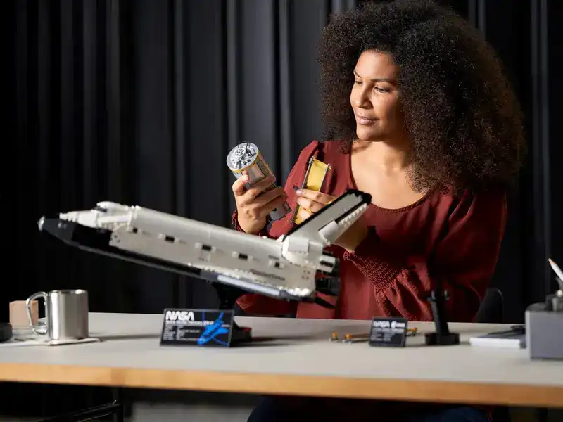LEGO NASA Space Shuttle Discovery 10283