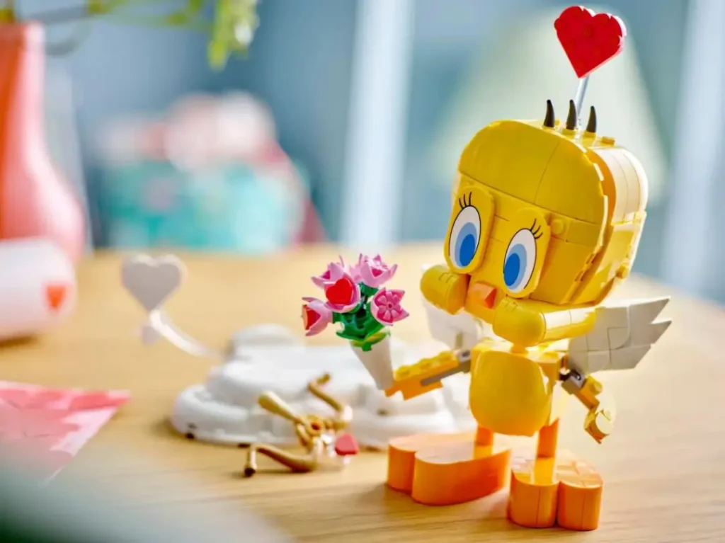 LEGO Sweetheart Tweety Bird 40824 2